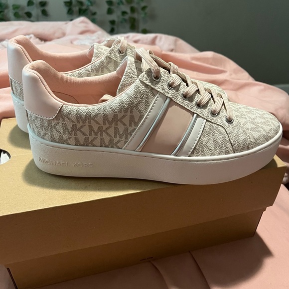 Poppy stripe lace up by Michael kors - Picture 2 of 6